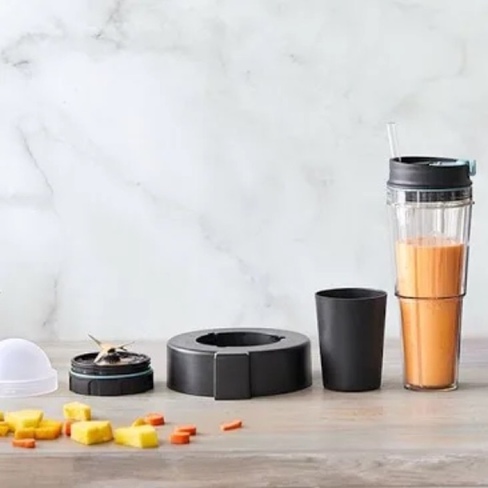 Pampered Chef deluxe cooking blender smoothie cup and adapter